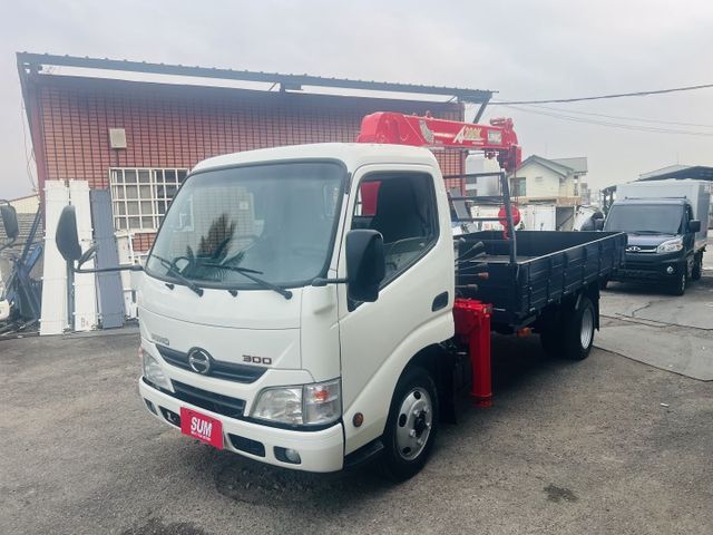 正2017年 吊桿貨車 里程少跑 車漂亮 可銀貸......  第12張相片