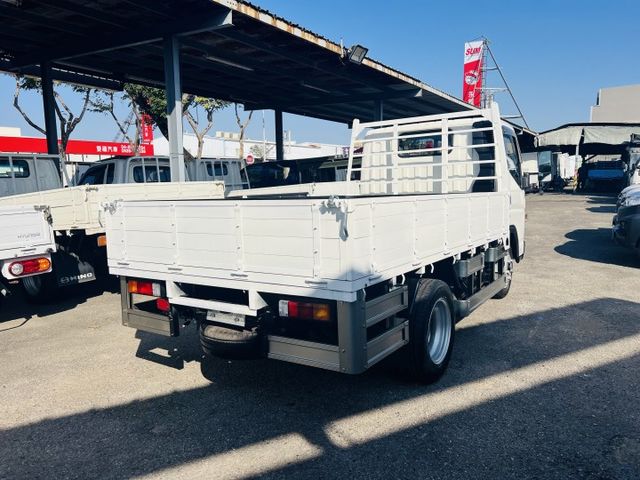 正2021年自排貨車 低里程價格便宜 ...  第9張相片