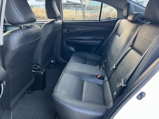 【原版件x認證車】一手原廠保養 經典版 僅跑3萬 循跡防滑 LED日行燈 升級抬頭顯示 CarPlay 倒車顯影 保固中  第6張相片