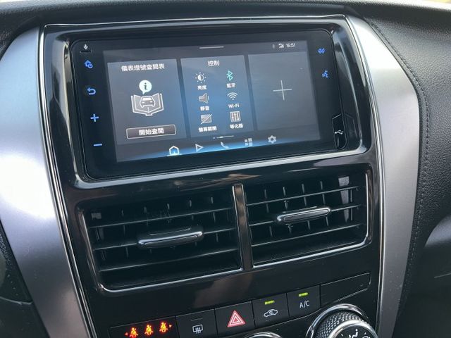 【原版件x認證車】一手原廠保養 經典版 僅跑3萬 循跡防滑 LED日行燈 升級抬頭顯示 CarPlay 倒車顯影 保固中  第10張相片