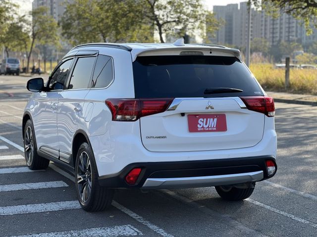 【原版件x認證車】小改款S-AWC旗艦四輪傳動 ACC跟車 iKEY 盲點 電尾門 原廠影音 SUM五大保固 我最便宜!  第3張相片