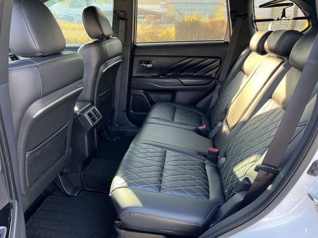 【原版件x認證車】小改款S-AWC旗艦四輪傳動 ACC跟車 iKEY 盲點 電尾門 原廠影音 SUM五大保固 我最便宜!  第6張相片