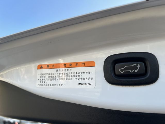 【原版件x認證車】小改款S-AWC旗艦四輪傳動 ACC跟車 iKEY 盲點 電尾門 原廠影音 SUM五大保固 我最便宜!  第9張相片