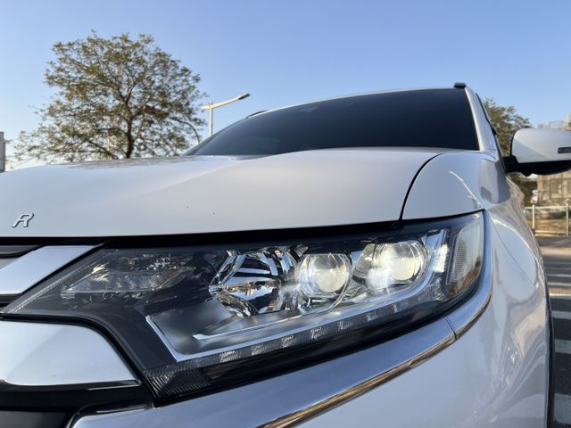 【原版件x認證車】小改款S-AWC旗艦四輪傳動 ACC跟車 iKEY 盲點 電尾門 原廠影音 SUM五大保固 我最便宜!  第19張相片