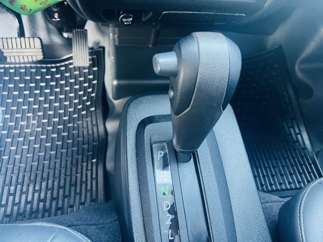 正2022年 跑6萬多公里 自排好開方便省時 箱子側門大開下貨方便....  第5張相片