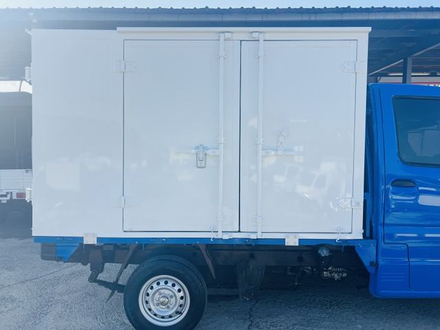 正2022年 跑6萬多公里 自排好開方便省時 箱子側門大開下貨方便....  第7張相片