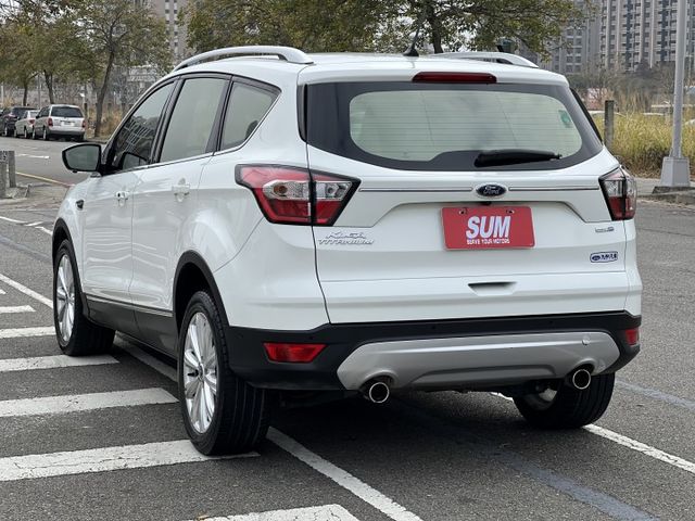 【原版件x認證車】245P 旗艦型 四輪傳動 ACC跟車 360環景 全景天窗 電動尾門 配備滿滿 SUM五大保固 超俗  第3張相片