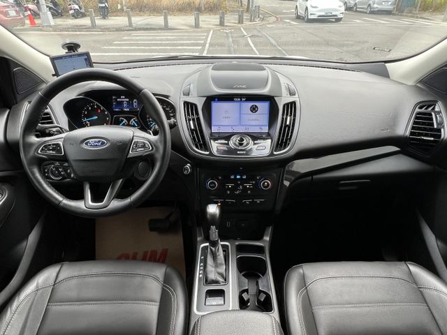 【原版件x認證車】245P 旗艦型 四輪傳動 ACC跟車 360環景 全景天窗 電動尾門 配備滿滿 SUM五大保固 超俗  第9張相片