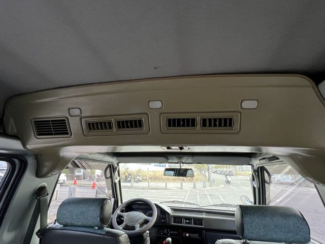 【商用神車x認證車】車況正常 冷氣冷 8人座手排 行車順好入擋 內外乾淨 全新隔熱紙 首次賞車下訂交車前再送您大保養!!  第9張相片