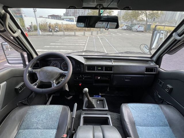 【商用神車x認證車】車況正常 冷氣冷 8人座手排 行車順好入擋 內外乾淨 全新隔熱紙 首次賞車下訂交車前再送您大保養!!  第10張相片