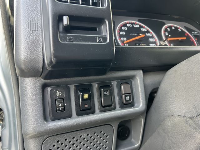 【商用神車x認證車】車況正常 冷氣冷 8人座手排 行車順好入擋 內外乾淨 全新隔熱紙 首次賞車下訂交車前再送您大保養!!  第12張相片