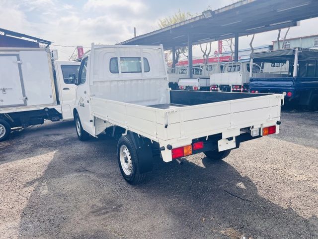 正2025年湯S自排全新領牌車價格超優惠買到賺到 可貸款  第6張相片