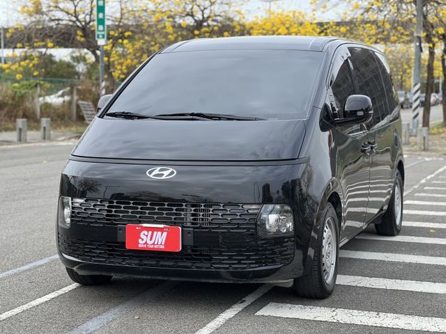 【原版件x認證車】超低里程僅跑2萬 A版9人座 升級安卓機+行車紀錄器+全車包塑膠地板+皮椅 市場上跑少稀有 原廠保固中  第2張相片