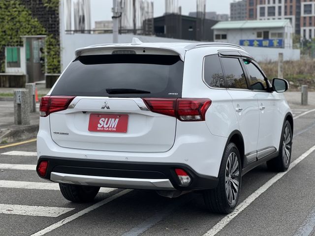 【原版件x認證車】超稀有 旗艦四輪傳動 ACC跟車+車偏 盲點 換檔撥片 JBL音響 天窗 電尾門 超級大滿配 五大保固  第4張相片