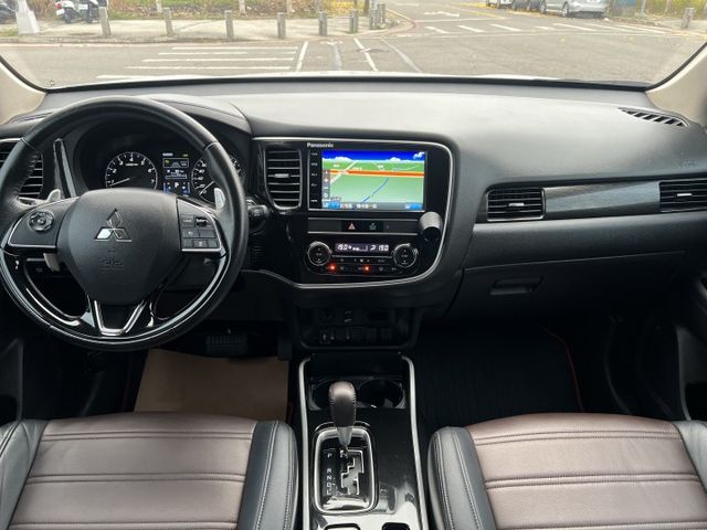 【原版件x認證車】超稀有 旗艦四輪傳動 ACC跟車+車偏 盲點 換檔撥片 JBL音響 天窗 電尾門 超級大滿配 五大保固  第9張相片