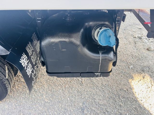 正2022小霸王手排僅跑10萬價格超優惠.....歡迎賞車  第6張相片