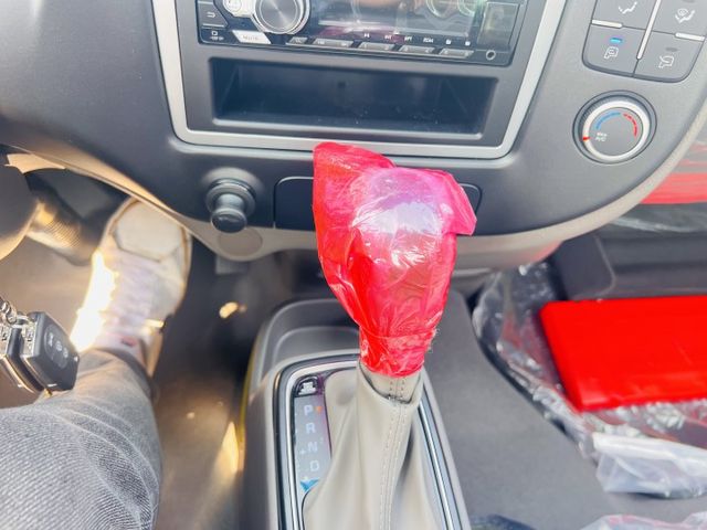 正2025年全新領牌車自排單箱貨車..僅跑20幾公里...  第5張相片