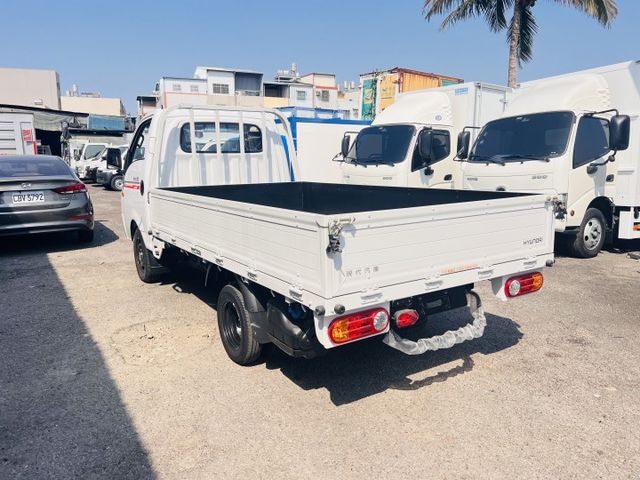 正2025年全新領牌車自排的載貨方便....可貸款..  第7張相片