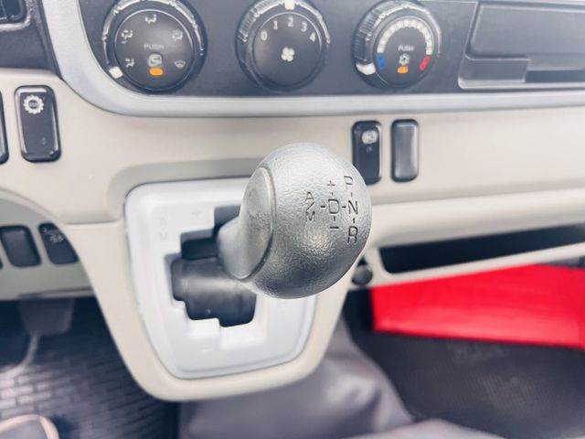 正2020年11尺 自排貨車....市場超低價 歡迎賞車可全貸....  第5張相片