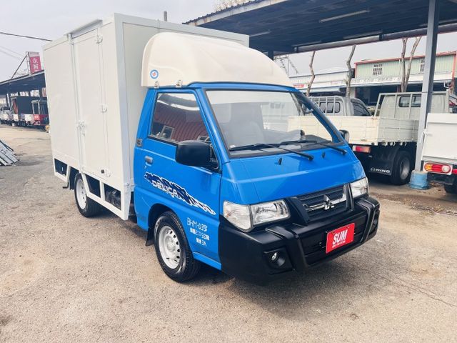 正2017年箱式尾門貨車...可改貨斗沒問題...超低價格 可全貸  第1張相片