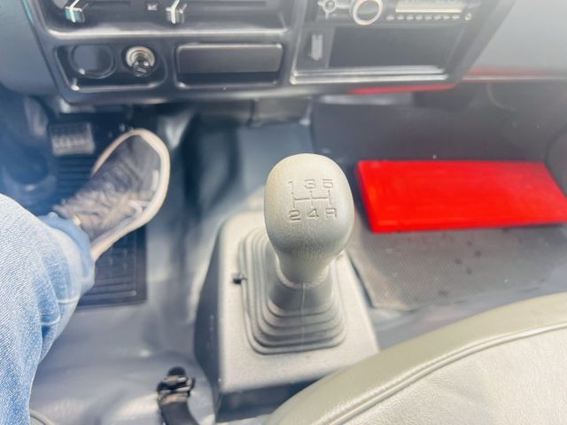 正2017年箱式尾門貨車...可改貨斗沒問題...超低價格 可全貸  第5張相片