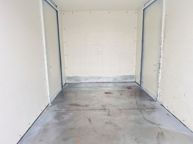 正2017年箱式尾門貨車...可改貨斗沒問題...超低價格 可全貸  第6張相片