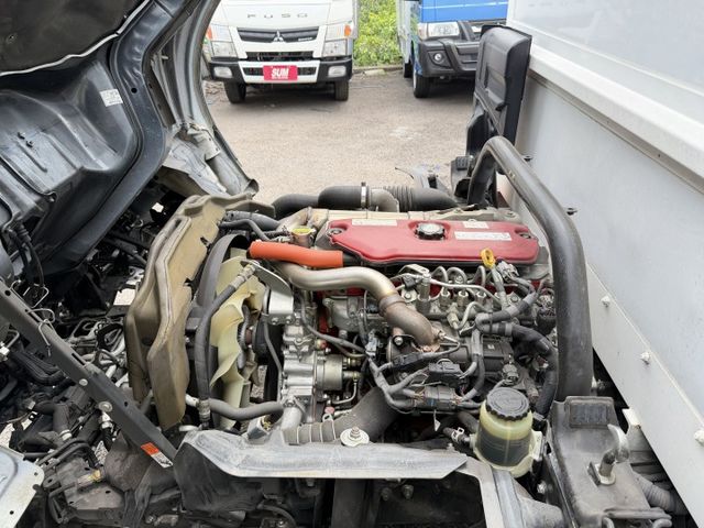 正2023年加長14尺自排廂式貨車僅跑7萬多公里  第6張相片