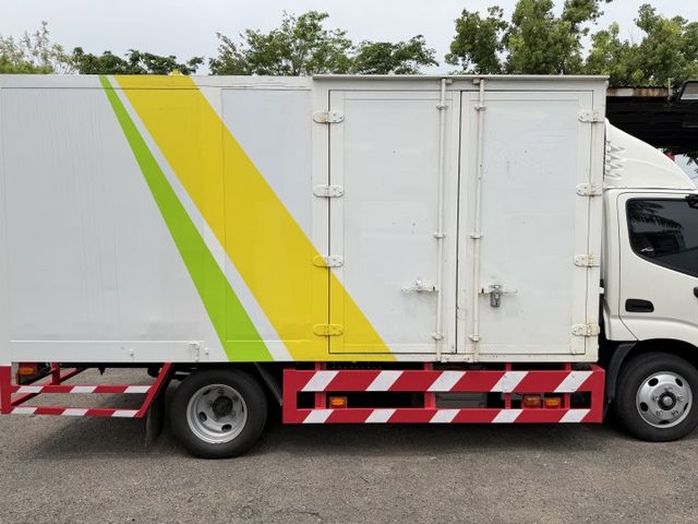 正2023年加長14尺自排廂式貨車僅跑7萬多公里  第7張相片