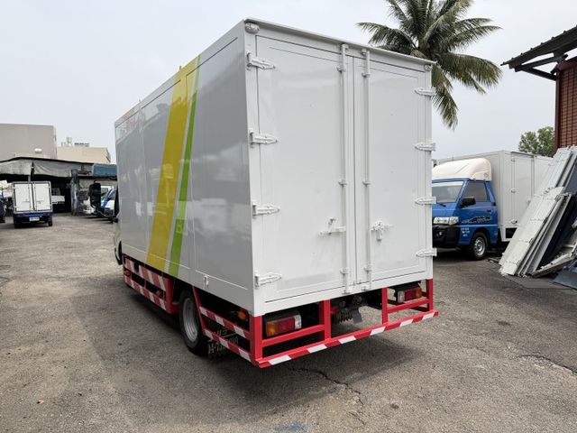 正2023年加長14尺自排廂式貨車僅跑7萬多公里  第10張相片