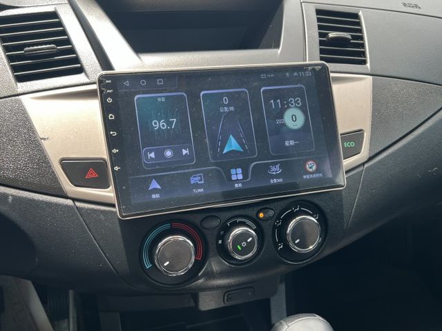 【特價x認證車】原廠保養 皮卡頂規晶鑽型 定速 盲點 車距+車道偏離警示 升級安卓機360環景 專用後防滾龍+防雨捲簾  第8張相片