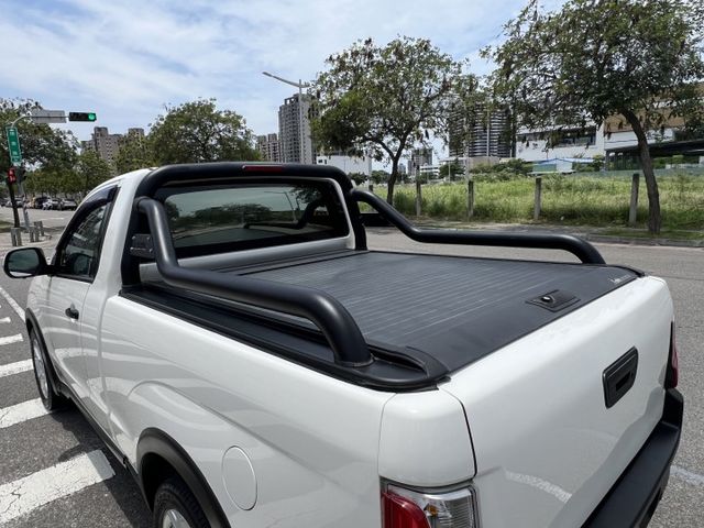 【特價x認證車】原廠保養 皮卡頂規晶鑽型 定速 盲點 車距+車道偏離警示 升級安卓機360環景 專用後防滾龍+防雨捲簾  第14張相片