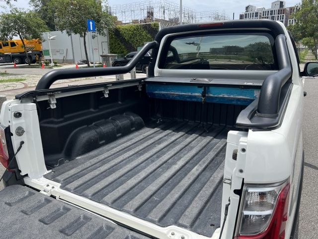 【特價x認證車】原廠保養 皮卡頂規晶鑽型 定速 盲點 車距+車道偏離警示 升級安卓機360環景 專用後防滾龍+防雨捲簾  第16張相片