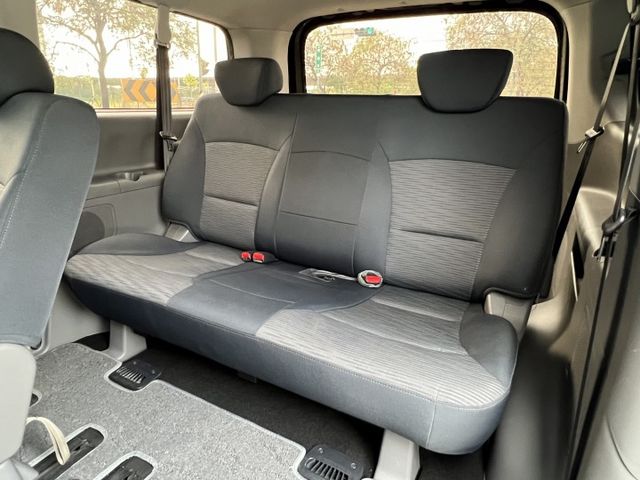 【原版件x認證車】六期末代9人座尊貴型 全新旗艦安卓機+無線CarPlay+倒車+行車紀錄 方控+定速 車況極佳無待修  第8張相片