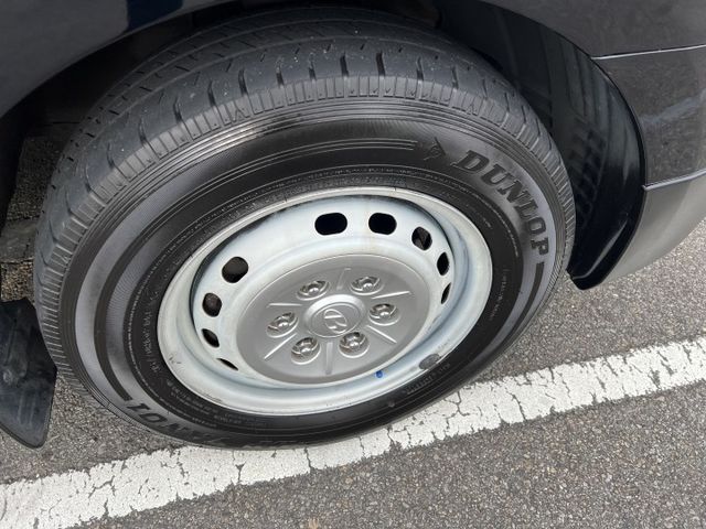 【原版件x認證車】六期末代9人座尊貴型 全新旗艦安卓機+無線CarPlay+倒車+行車紀錄 方控+定速 車況極佳無待修  第18張相片