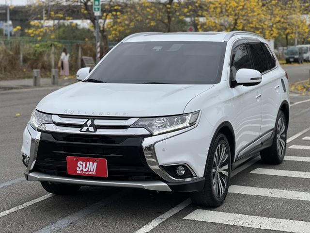 【原版件x認證車】超稀有 旗艦四輪傳動 ACC跟車+車偏 盲點 換檔撥片 JBL音響 天窗 電尾門 超級大滿配 五大保固  第2張相片