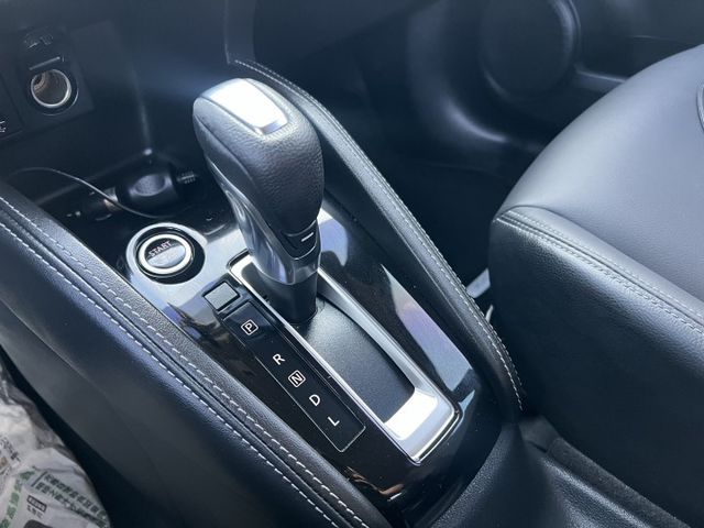 【原版件x認證車】智型旗艦版 iKEY摸門 LED大燈 盲點 AEB自動煞車 360環景 車況超級優質 五大保固  第14張相片