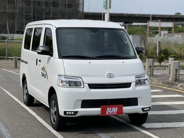 【原廠保固中x原鈑件】最頂規五人座/自排/TSS 預警防護煞車 偏移警示 盲點 雙色鋁圈 倒車雷達 前車駛離 我就是新車  第1張相片