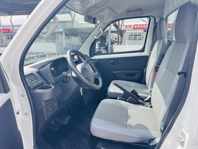 正2025年湯S自排全新領牌車價格超優惠買到賺到 可貸款  第3張相片