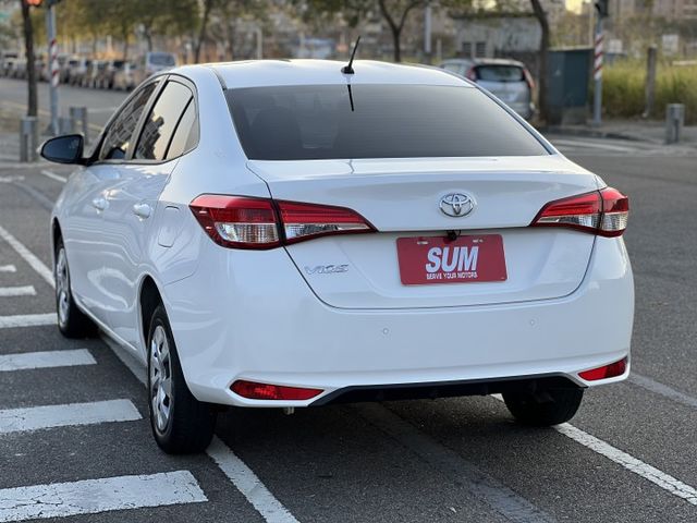 【原版件x認證車】一手原廠保養 經典版 僅跑3萬 循跡防滑 LED日行燈 升級抬頭顯示 CarPlay 倒車顯影 保固中  第3張相片