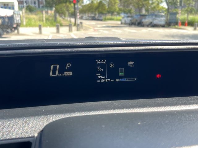 【原版件x認證車】市場稀少低里程 車內外如新無異味 原廠電池保固8年/16萬 iKEY摸門 盲點 7氣囊 平均油耗26!  第11張相片