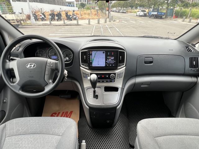 【原版件x認證車】里程保證 6期小改款 8人座大空間 妥善率最好的大車 定速 升級鋁圈 全新安卓機+無線CarPlay  第9張相片