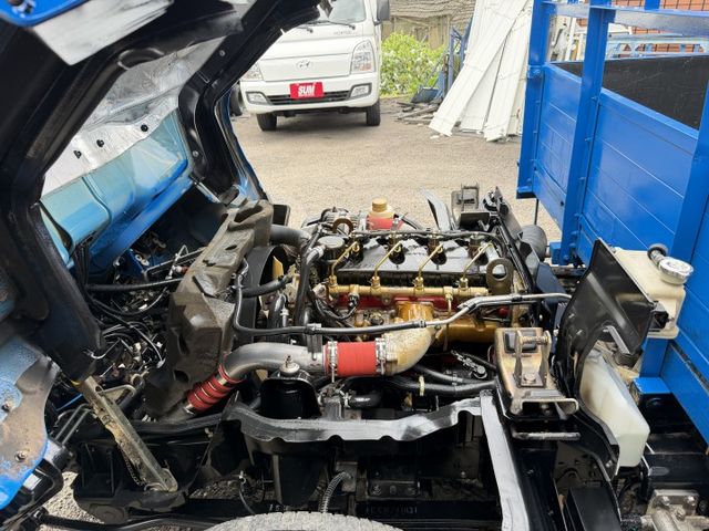 正2016年 好開有力六輪柴油貨車..一手車況無待修超省油.....  第6張相片