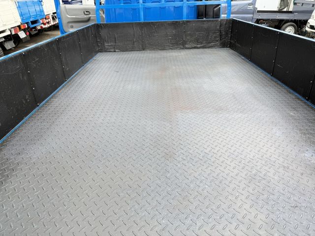 正2016年 好開有力六輪柴油貨車..一手車況無待修超省油.....  第7張相片
