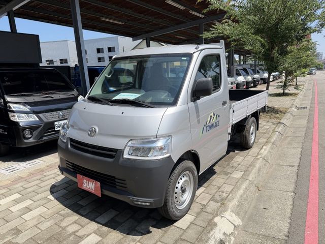 正2025年 全新自排 自排 自排 ....領牌車.........原廠保固中.  第2張相片