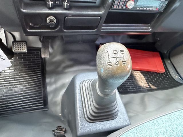正2014年帆布尾門貨車 超好開無待修 冷氣冷 ...  第5張相片