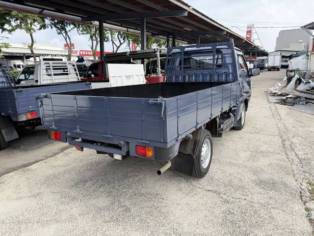 正2023年 手排有力好開..僅跑2萬多公里  第7張相片