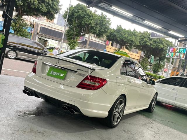 2010 Benz c63 amg 總代理  第6張相片