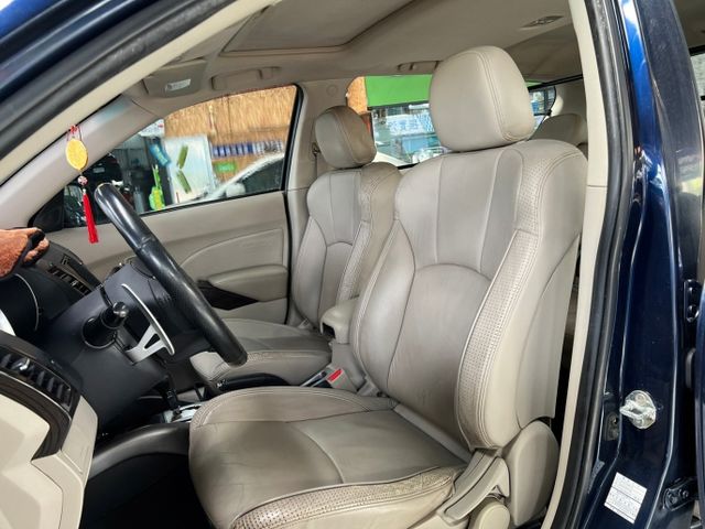 MITSUBISHI OUTLANDER  第8張相片