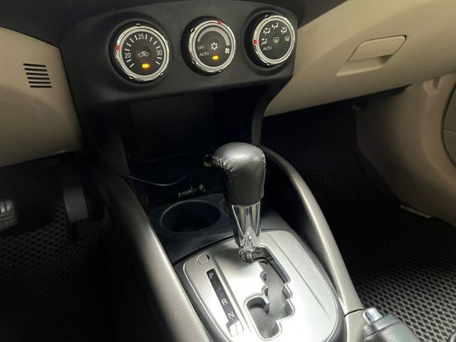 MITSUBISHI OUTLANDER  第12張相片