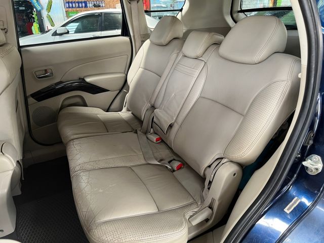 MITSUBISHI OUTLANDER  第13張相片